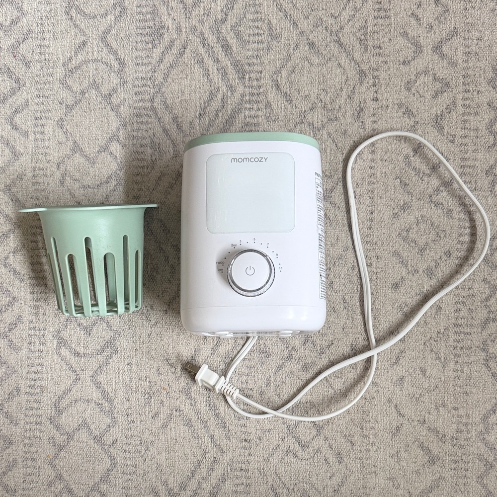 Momcozy Bottle Warmer in White and Green